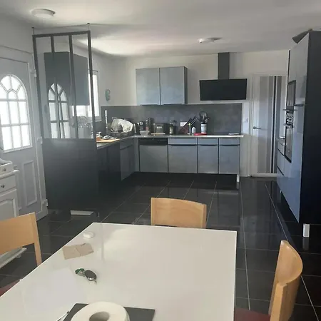 Maison Charmante A Avec Grand Jardin Et Terrasse Prázdninový dům *