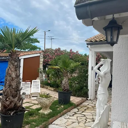 Maison Charmante A Avec Grand Jardin Et Terrasse Prázdninový dům *