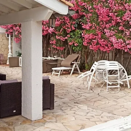 Maison Charmante A Avec Grand Jardin Et Terrasse בית נופש *