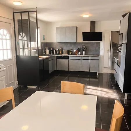 Maison Charmante A Avec Grand Jardin Et Terrasse *