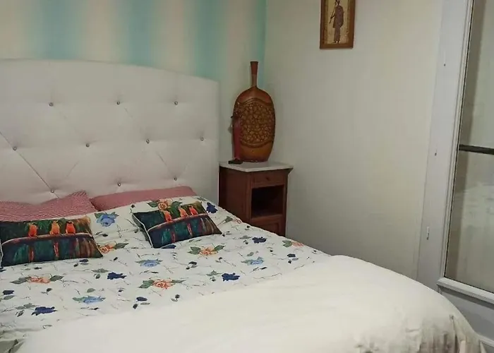 Maison Charmante à Avec Grand Jardin Et Terrasse Casa de Férias *