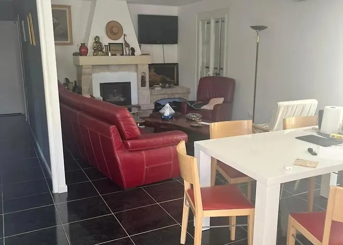 Maison Charmante à Avec Grand Jardin Et Terrasse * Marseillan (Herault)