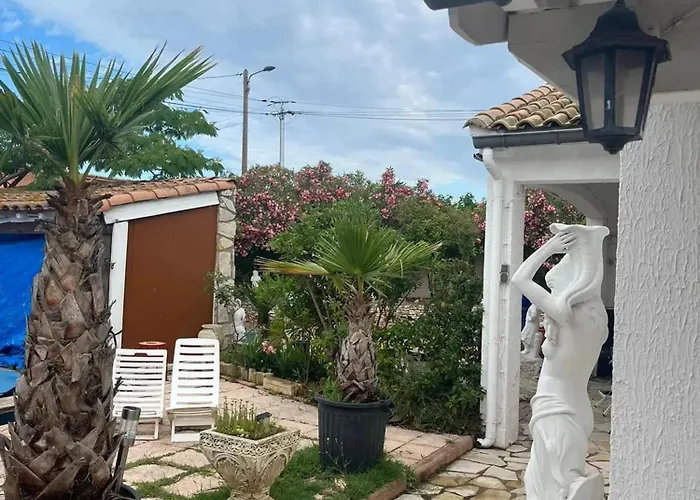 Maison Charmante à Avec Grand Jardin Et Terrasse Casa de Férias *