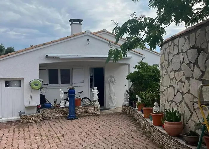 Maison Charmante à Avec Grand Jardin Et Terrasse Marseillan (Herault)